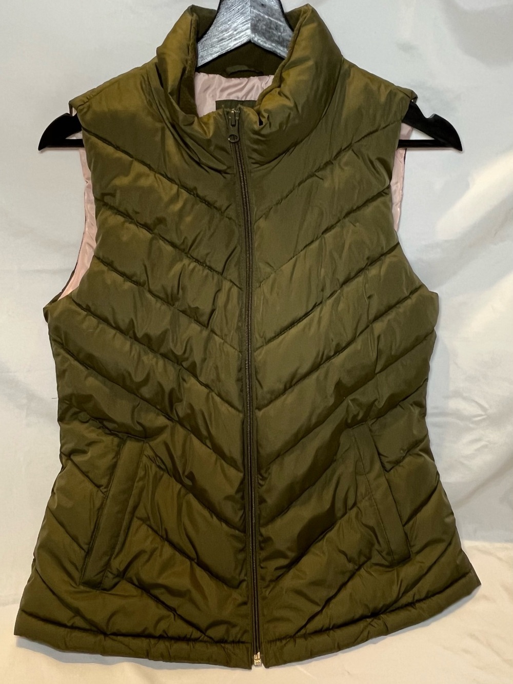 Gap Olive Green Quilted Puffer Vest